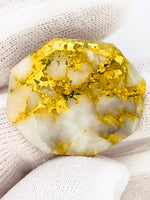 28ct Gold in Quartz Cabochon - Museum Grade