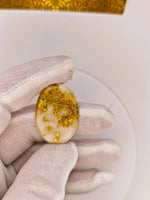 21ct Gold in Quartz Cabochon - Museum Grade
