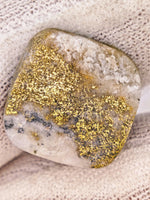 18.35ct Colorado Gold in Quartz Cabochon