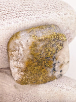 18.35ct Colorado Gold in Quartz Cabochon