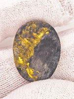 9.39ct Black Gold in Quartz Cabochon